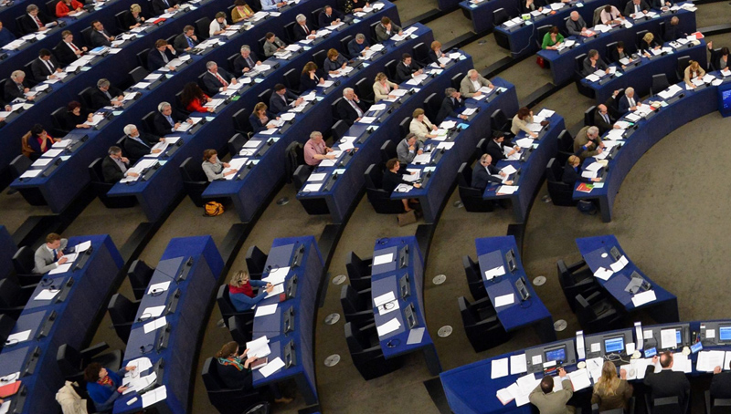 ΣΥΡΙΖΑ: «Η ΝΔ ξευτιλίστηκε πολιτικά στο Ευρωκοινοβούλιο»